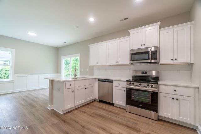 2106 Holly Drive, Wilmington, NC 28401
