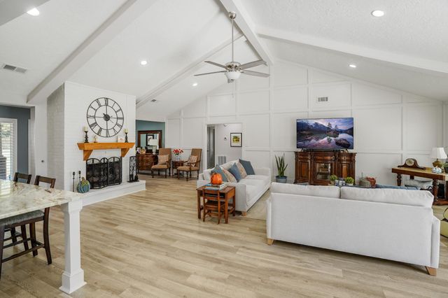 1006 Castle Hill Trail, Houston, TX 77339