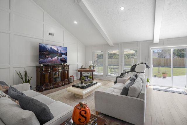 1006 Castle Hill Trail, Houston, TX 77339