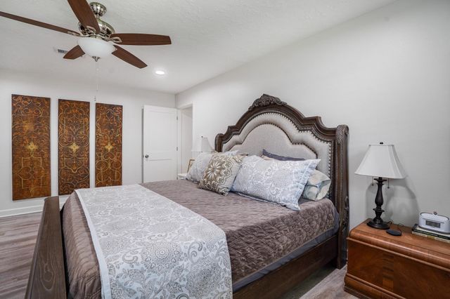 1006 Castle Hill Trail, Houston, TX 77339