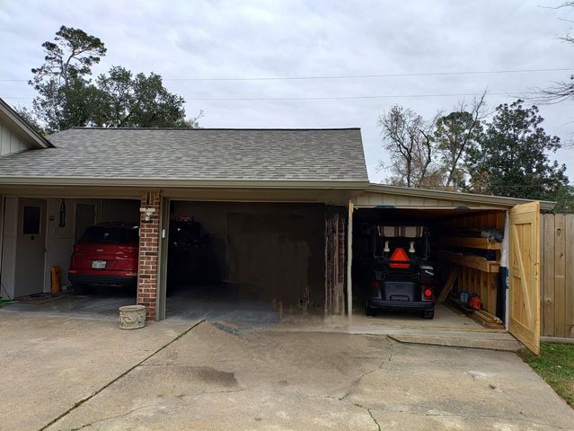 1006 Castle Hill Trail, Houston, TX 77339