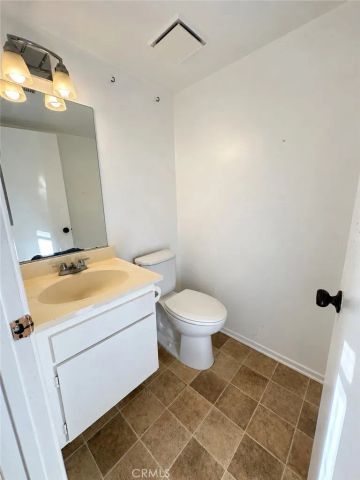 2 Greenleaf, Irvine, CA 92604