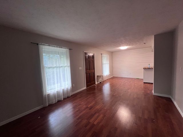 1361 KY-92, Pineville, KY 40977