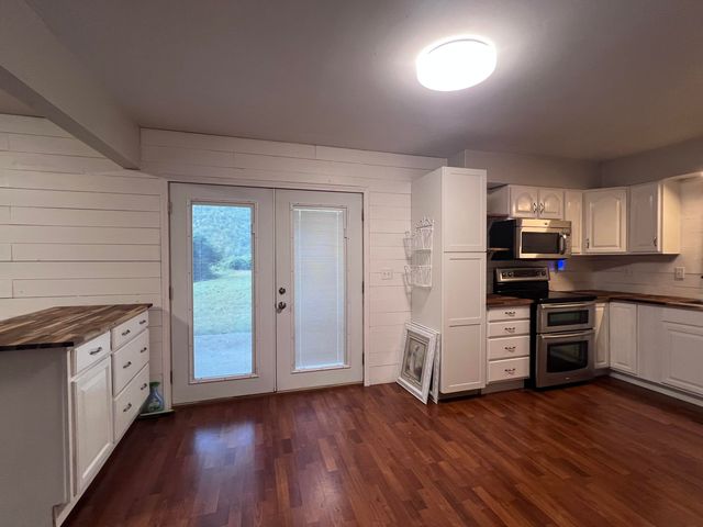 1361 KY-92, Pineville, KY 40977