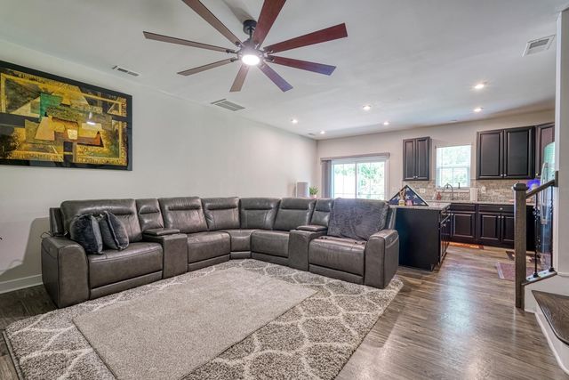 563 Preakness, Spartanburg, SC 29301