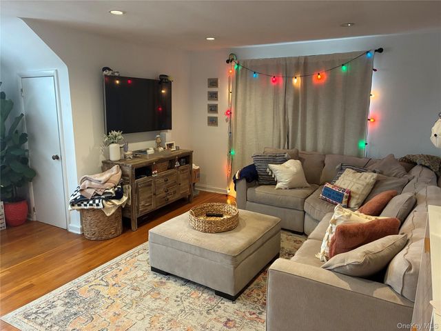 375 W Fulton Street, Long Beach, NY 11561