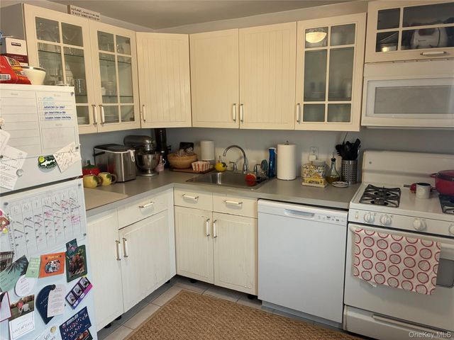 375 W Fulton Street, Long Beach, NY 11561