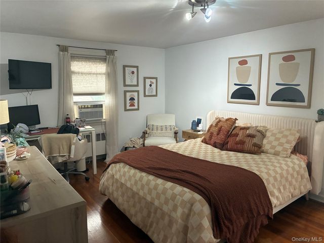 375 W Fulton Street, Long Beach, NY 11561