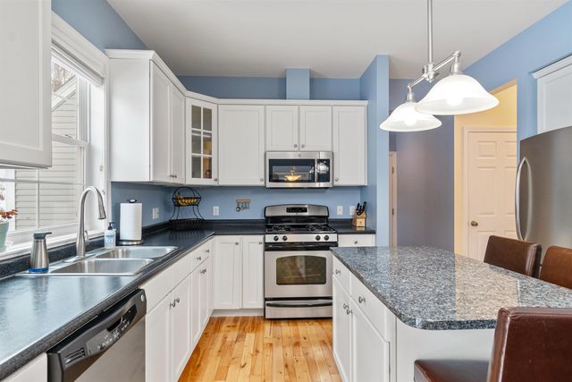 128 Thistle Hill Drive, Hinesburg, VT 05641