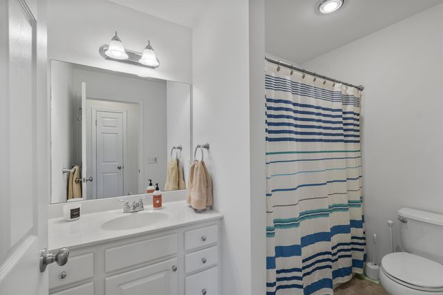 128 Thistle Hill Drive, Hinesburg, VT 05641