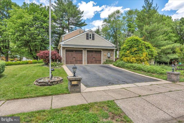 1900 CARDINAL LAKE DR, Cherry Hill, NJ 08003