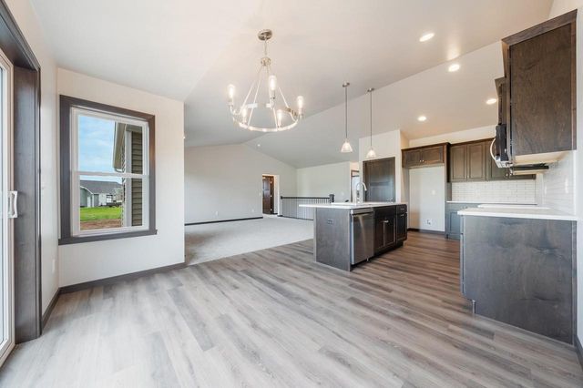 N9243 BREEZY WAY, Appleton, WI 54915