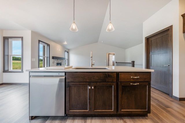 N9243 BREEZY WAY, Appleton, WI 54915