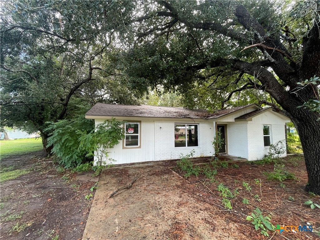 462 Avenue B, Markham, TX 77456