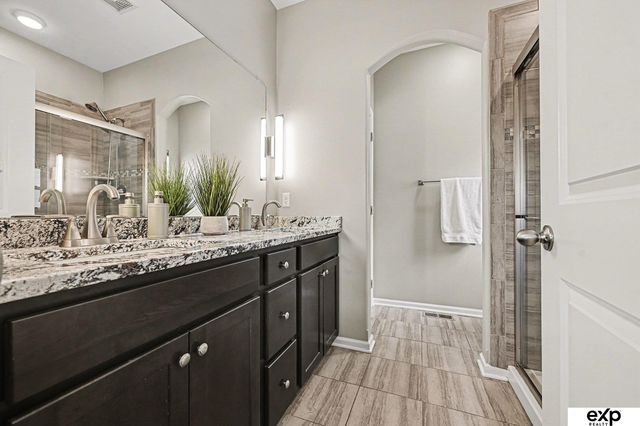 21371 Blaine Street, Elkhorn, NE 68022