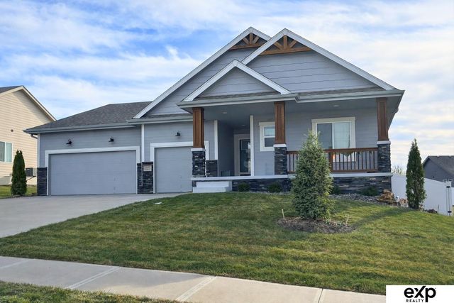 21371 Blaine Street, Elkhorn, NE 68022