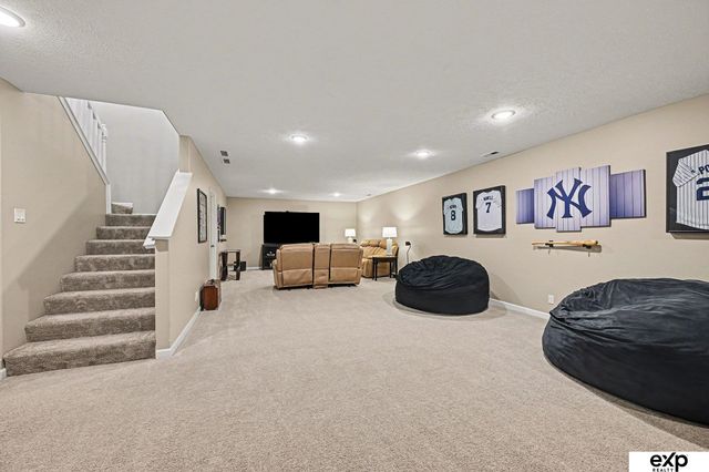 21371 Blaine Street, Elkhorn, NE 68022