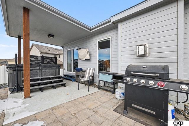 21371 Blaine Street, Elkhorn, NE 68022