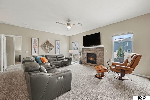 21371 Blaine Street, Elkhorn, NE 68022