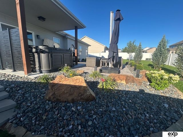 21371 Blaine Street, Elkhorn, NE 68022