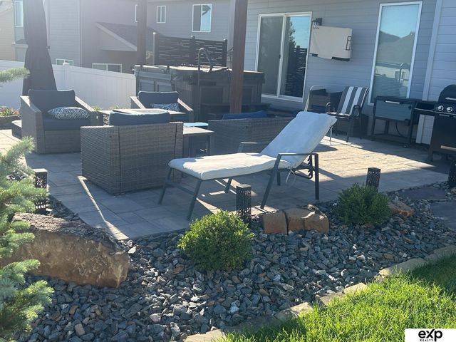 21371 Blaine Street, Elkhorn, NE 68022