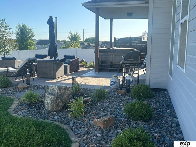 21371 Blaine Street, Elkhorn, NE 68022