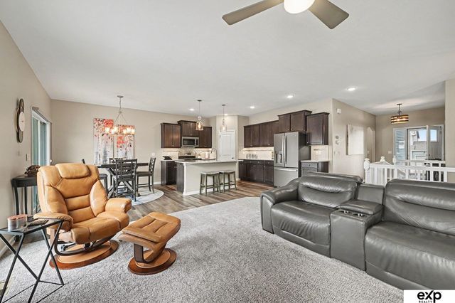 21371 Blaine Street, Elkhorn, NE 68022