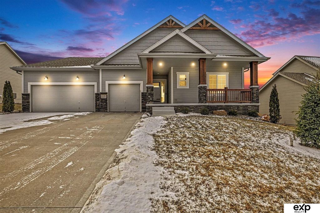21371 Blaine Street, Elkhorn, NE 68022