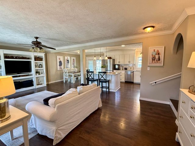 743 State Highway Mm, Gainesville, MO 65655