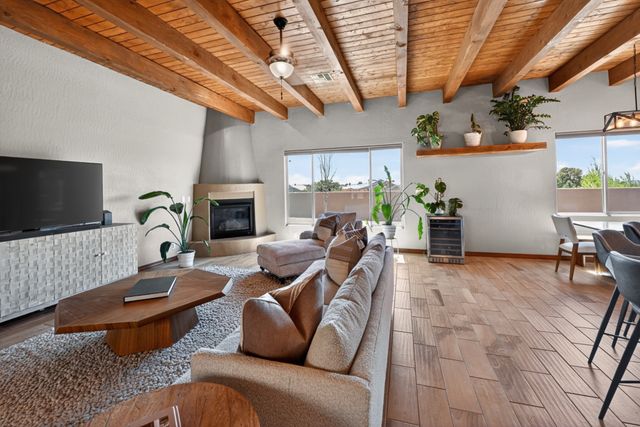 33 Caballo Viejo, Santa Fe, NM 87508