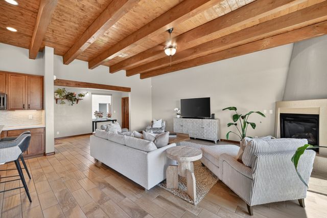 33 Caballo Viejo, Santa Fe, NM 87508