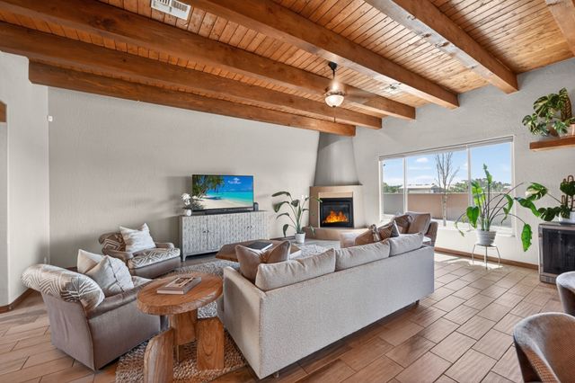 33 Caballo Viejo, Santa Fe, NM 87508