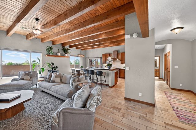33 Caballo Viejo, Santa Fe, NM 87508