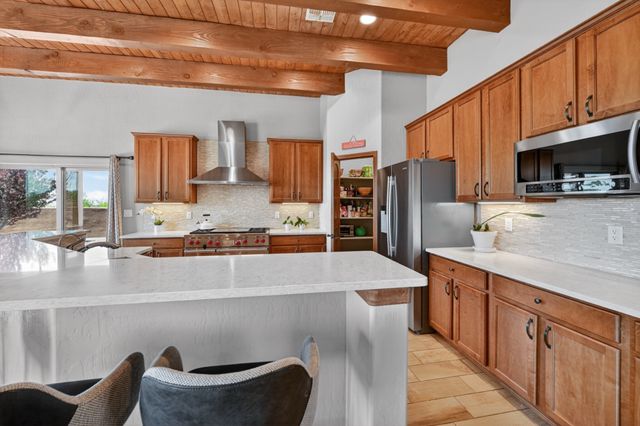 33 Caballo Viejo, Santa Fe, NM 87508