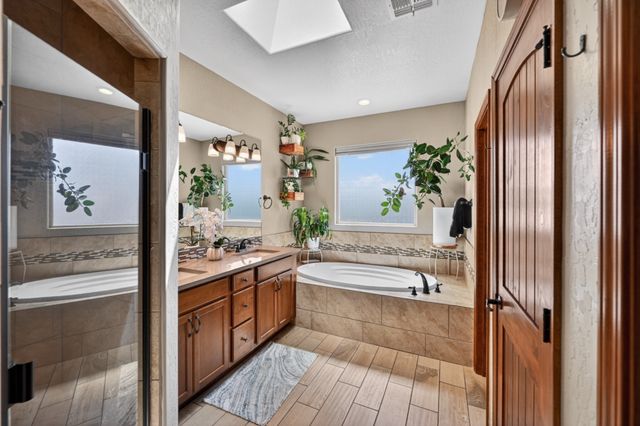 33 Caballo Viejo, Santa Fe, NM 87508