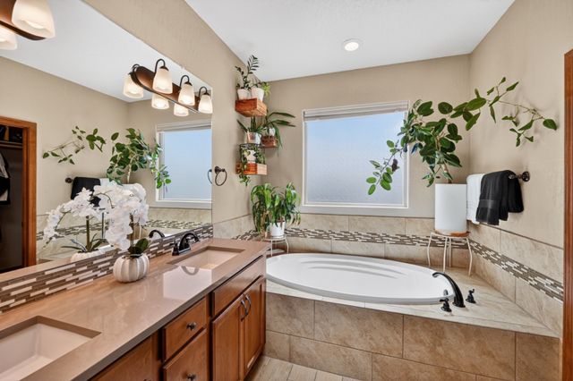 33 Caballo Viejo, Santa Fe, NM 87508