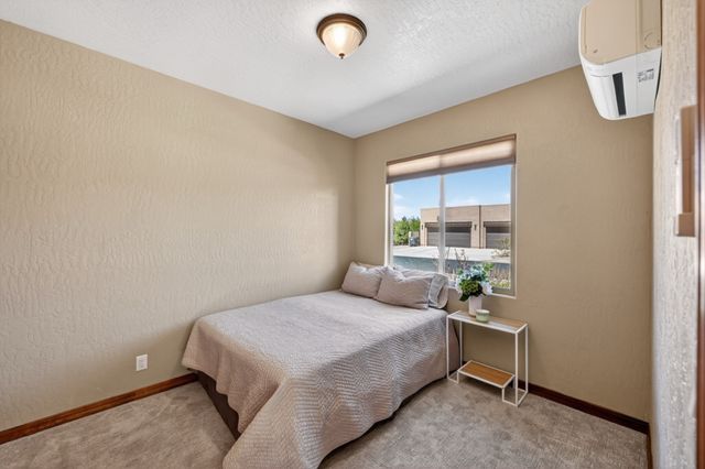 33 Caballo Viejo, Santa Fe, NM 87508
