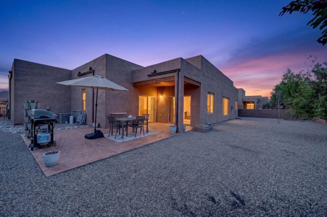 33 Caballo Viejo, Santa Fe, NM 87508