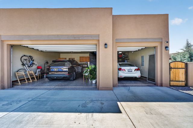 33 Caballo Viejo, Santa Fe, NM 87508