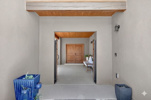 33 Caballo Viejo, Santa Fe, NM 87508