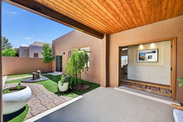 33 Caballo Viejo, Santa Fe, NM 87508