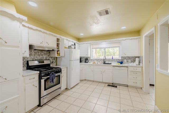 11315 E 3rd Street, Tulsa, OK 74128