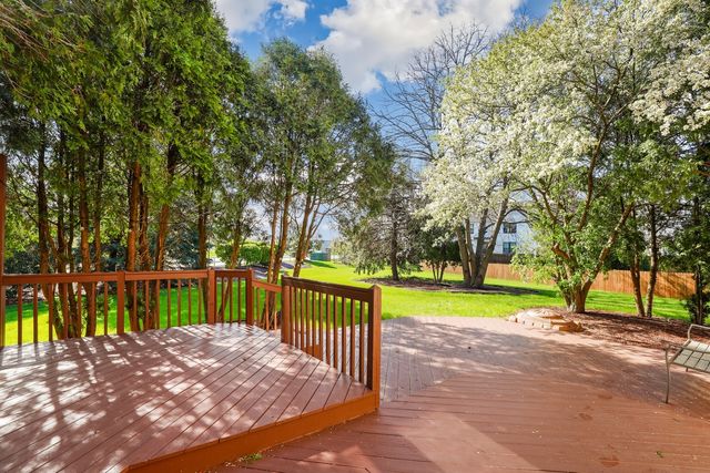 1004 Hamlet Road, Naperville, IL 60564