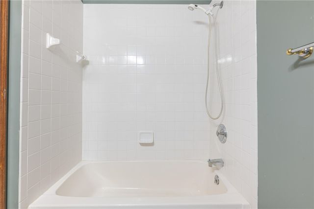 5299 Clearcreek Trail, Yellow Springs Vlg, OH 45387