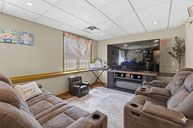 35 Avery St, New Bedford, MA 02745