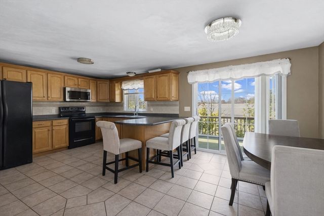 35 Avery St, New Bedford, MA 02745