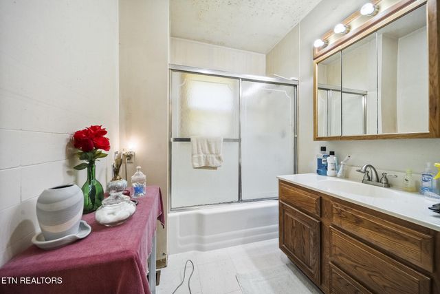 5701 Central Avenue Pike, Knoxville, TN 37912