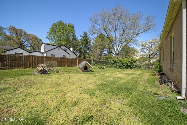 5701 Central Avenue Pike, Knoxville, TN 37912
