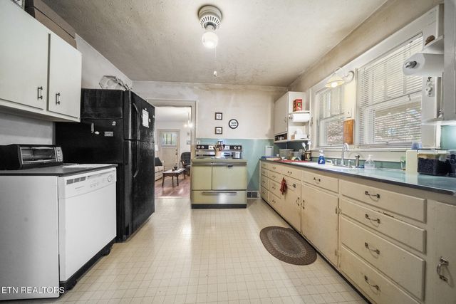 5701 Central Avenue Pike, Knoxville, TN 37912
