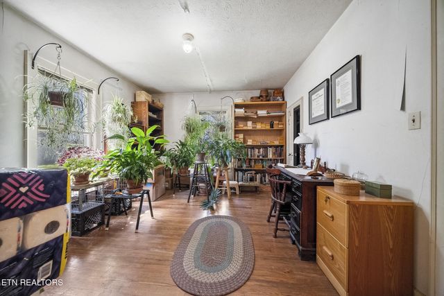 5701 Central Avenue Pike, Knoxville, TN 37912